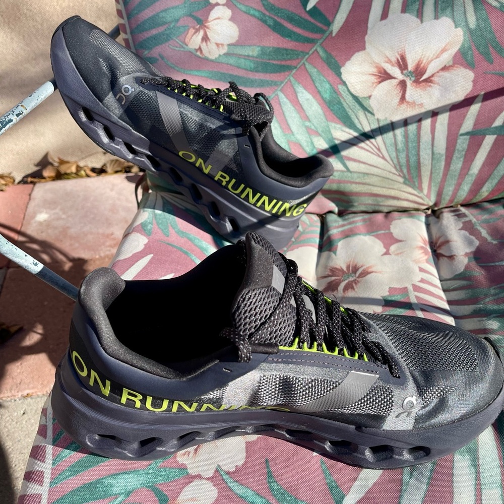 Black OnCloud Sneakers W10 - Picture 2 of 7